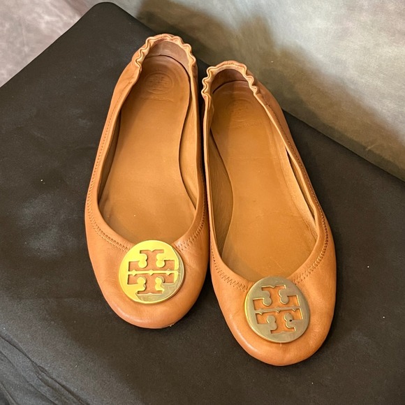 Tory Burch Shoes - Tory Burch Eleanor Ballet Flats Tan Leather Gold Logo Round Toe Women Size 9
